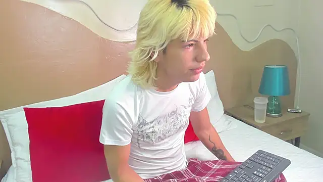 Snapshot of Enrrixxx_ chatting on 02.16.26 Enrrixxx online show from 02.16.26