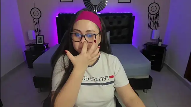 LolaVillalobos online show from 09.26.25