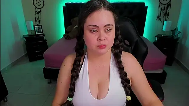 LolaVillalobos online show from 10.12.25