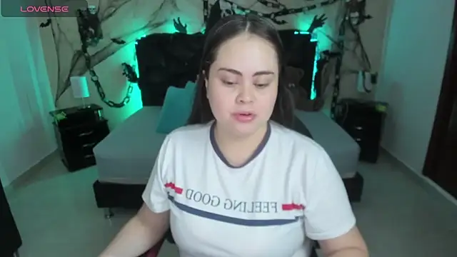 LolaVillalobos online show from 10.29.25