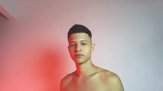 Snapshot of Twinkcock22 chatting on 09.14.25 Twinkcock22 online show from 09.14.25