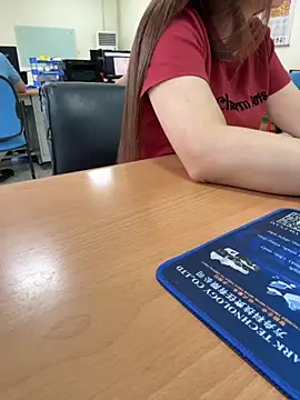 Snapshot of PhuongNhi21 chatting on 10.13.25 PhuongNhi21 online show from 10.13.25