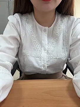 Snapshot of PhuongNhi21 chatting on 10.27.25 PhuongNhi21 online show from 10.27.25