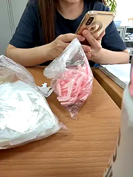 Snapshot of PhuongNhi21 chatting on 10.28.25 PhuongNhi21 online show from 10.28.25