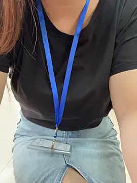 Snapshot of PhuongNhi21 chatting on 11.07.25 PhuongNhi21 online show from 11.07.25