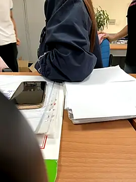 Snapshot of PhuongNhi21 chatting on 11.11.25 PhuongNhi21 online show from 11.11.25