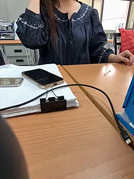 Snapshot of PhuongNhi21 chatting on 11.14.25 PhuongNhi21 online show from 11.14.25