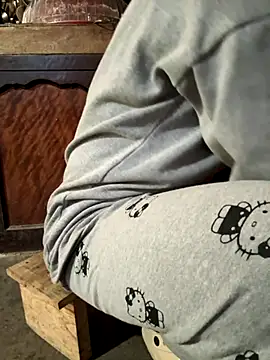 Snapshot of PhuongNhi21 chatting on 11.23.25 PhuongNhi21 online show from 11.23.25