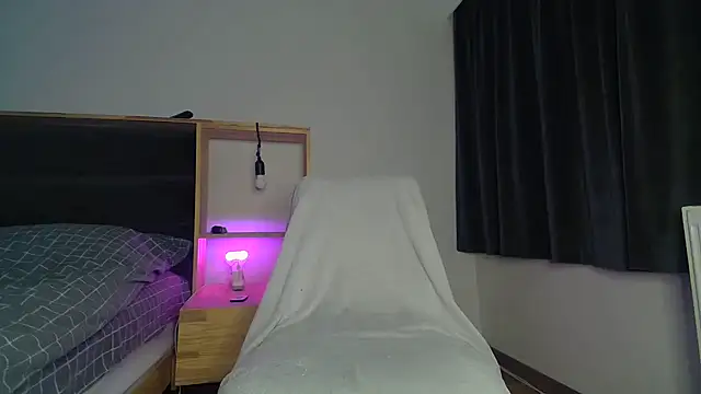 Snapshot of Melisss0404 chatting on 09.21.25 Melisss0404 online show from 09.21.25