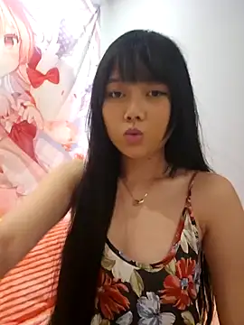 Snapshot of lirz06 chatting on 11.23.25 lirz06 online show from 11.23.25