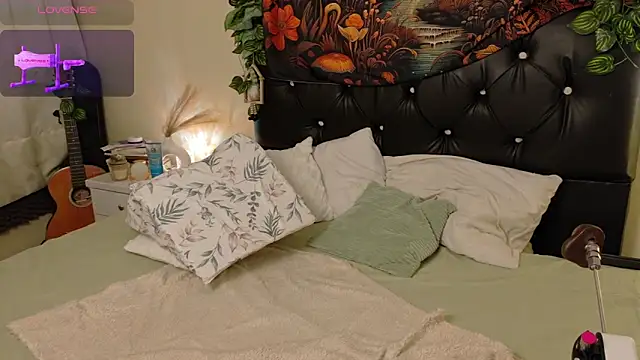 Snapshot of Amanda_sweet chatting on 10.11.25 Amanda sweet online show from 10.11.25