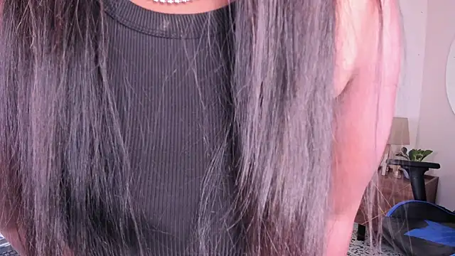 Snapshot of Keily-w chatting on 10.10.25 Keily-w online show from 10.10.25