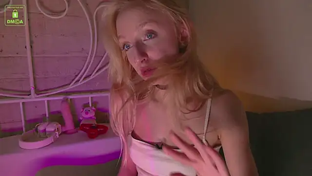 maya snow online show from 10.18.25