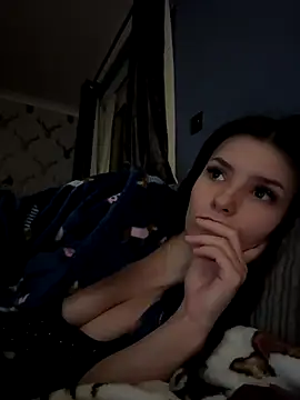 Snapshot of Naughty_CrystalXX chatting on 10.02.25 Naughty CrystalXX online show from 10.02.25