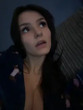 Snapshot of Naughty_CrystalXX chatting on 10.05.25 Naughty CrystalXX online show from 10.05.25