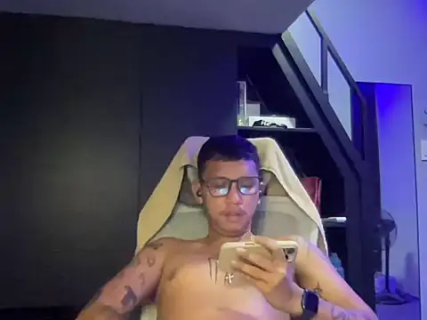 Snapshot of _dantegulapa chatting on 09.20.25 dantegulapa online show from 09.20.25