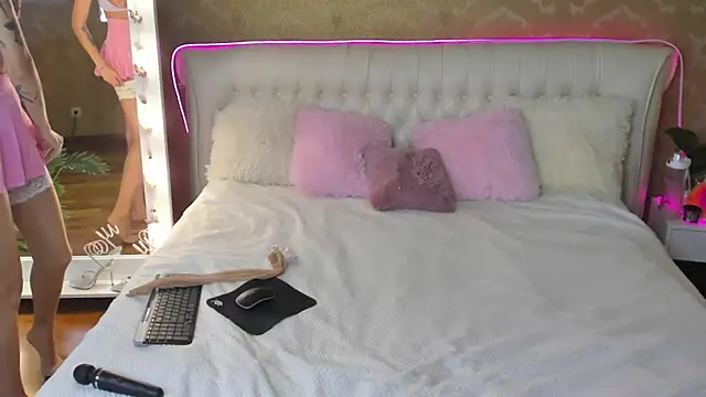 RosieBlossom online show from 09.16.25