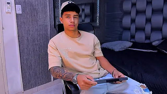 Snapshot of jaze_bradley chatting on 09.22.25 jaze bradley online show from 09.22.25