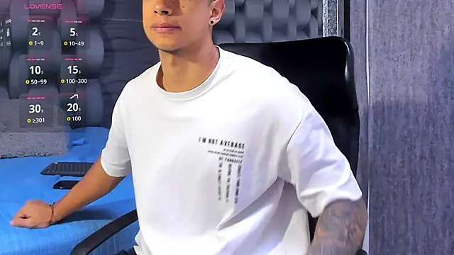 Snapshot of jaze_bradley chatting on 10.06.25 jaze bradley online show from 10.06.25