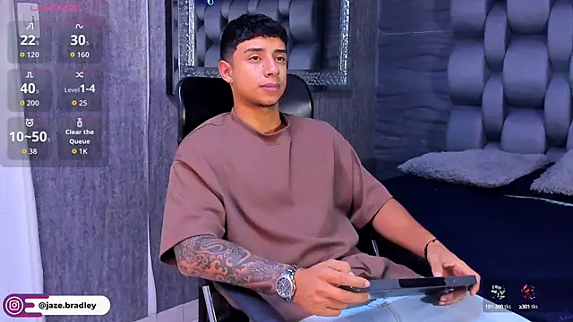 Snapshot of jaze_bradley chatting on 10.07.25 jaze bradley online show from 10.07.25