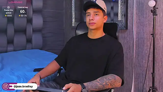 Snapshot of jaze_bradley chatting on 11.10.25 jaze bradley online show from 11.10.25