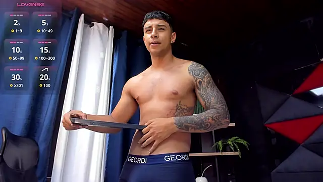 Snapshot of jaze_bradley chatting on 11.14.25 jaze bradley online show from 11.14.25