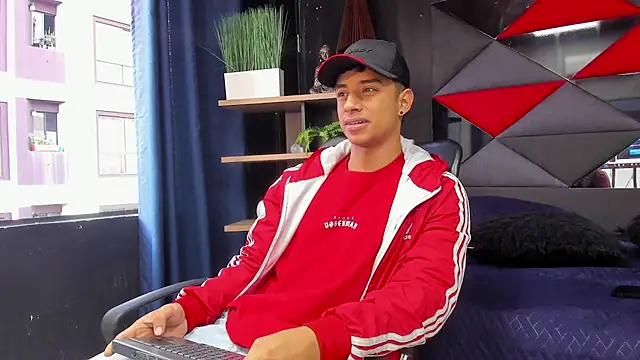 Snapshot of jaze_bradley chatting on 11.21.25 jaze bradley online show from 11.21.25