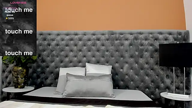 ValeSantoDomingo online show from 06.12.26