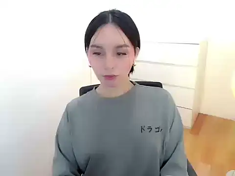 holly tabby online show from 09.08.25