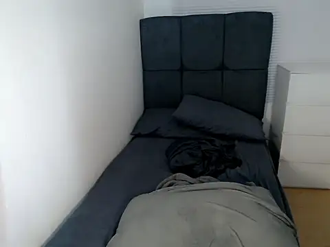 holly tabby online show from 12.19.25