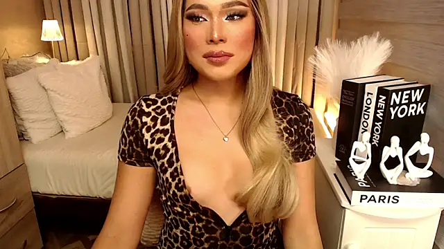 Missavacroft online show from 10.04.25