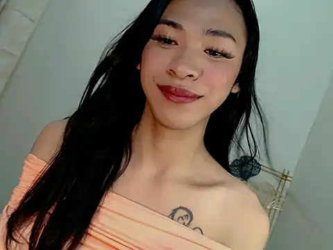 Annaloula online show from 11.21.25