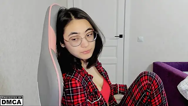 Snapshot of MeilideQian1 chatting on 09.23.25 MeilideQian1 online show from 09.23.25