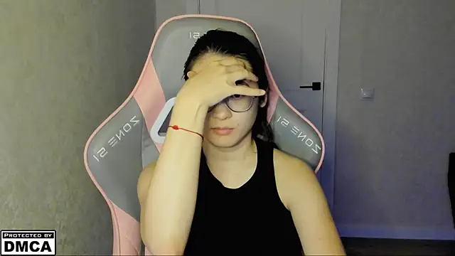 Snapshot of MeilideQian1 chatting on 11.04.25 MeilideQian1 online show from 11.04.25