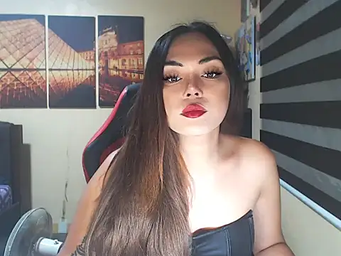 Snapshot of amorPOWERS21X chatting on 11.27.25 amorPOWERS21X online show from 11.27.25