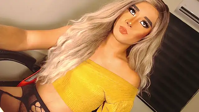 SissifyMeNow online show from 10.09.25