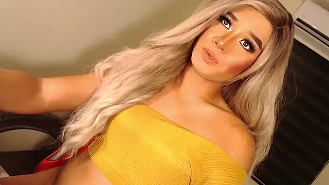 SissifyMeNow online show from 10.10.25