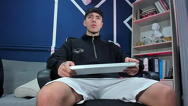 etham wolf  online show from 11.18.25