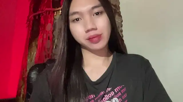 Snapshot of kat_mire chatting on 09.13.25 kat mire online show from 09.13.25