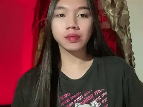 Snapshot of kat_mire chatting on 09.14.25 kat mire online show from 09.14.25