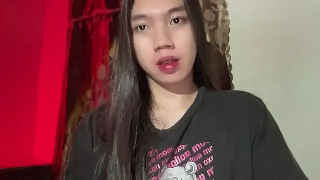 Snapshot of kat_mire chatting on 09.17.25 kat mire online show from 09.17.25