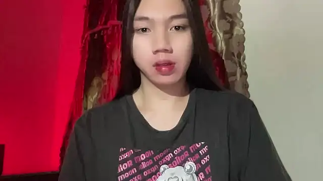 Snapshot of kat_mire chatting on 09.19.25 kat mire online show from 09.19.25