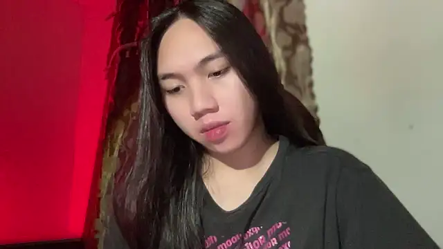 Snapshot of kat_mire chatting on 10.21.25 kat mire online show from 10.21.25