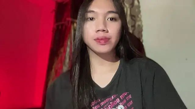 Snapshot of kat_mire chatting on 10.22.25 kat mire online show from 10.22.25