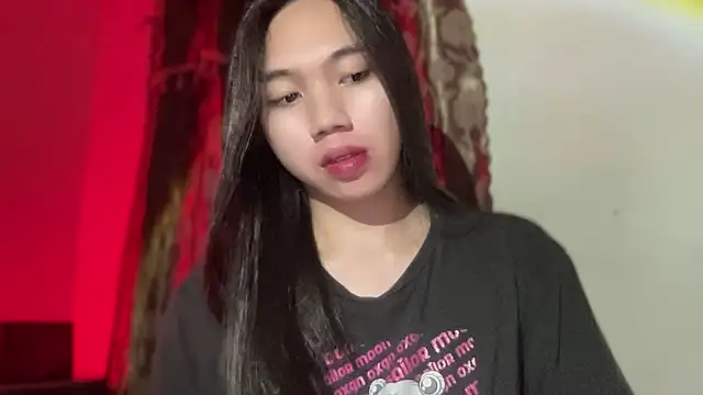 Snapshot of kat_mire chatting on 10.30.25 kat mire online show from 10.30.25