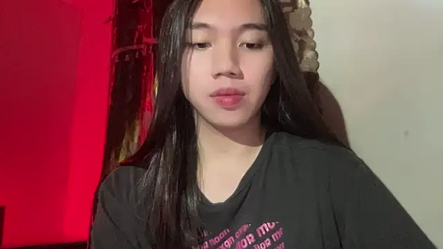 Snapshot of kat_mire chatting on 10.31.25 kat mire online show from 10.31.25