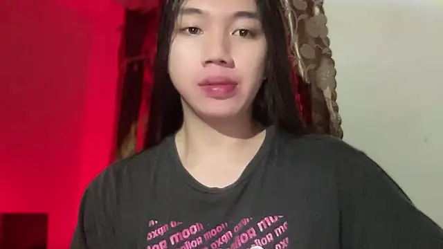 Snapshot of kat_mire chatting on 11.05.25 kat mire online show from 11.05.25