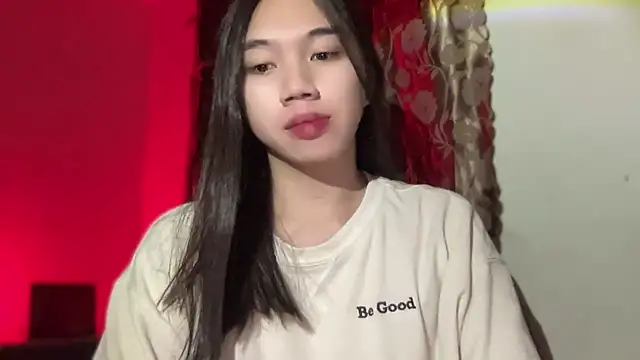 Snapshot of kat_mire chatting on 11.11.25 kat mire online show from 11.11.25