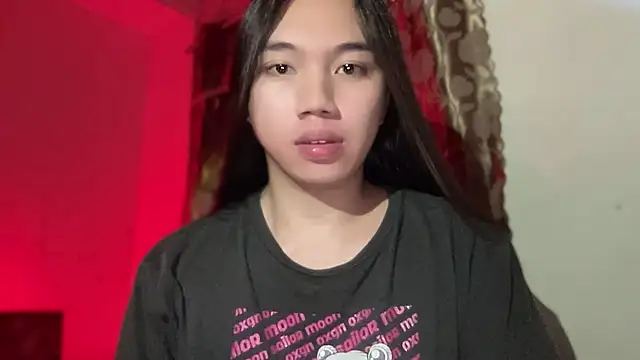 Snapshot of kat_mire chatting on 11.26.25 kat mire online show from 11.26.25