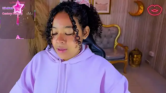 Snapshot of risada_temptation_s chatting on 09.11.25 risada temptation s online show from 09.11.25